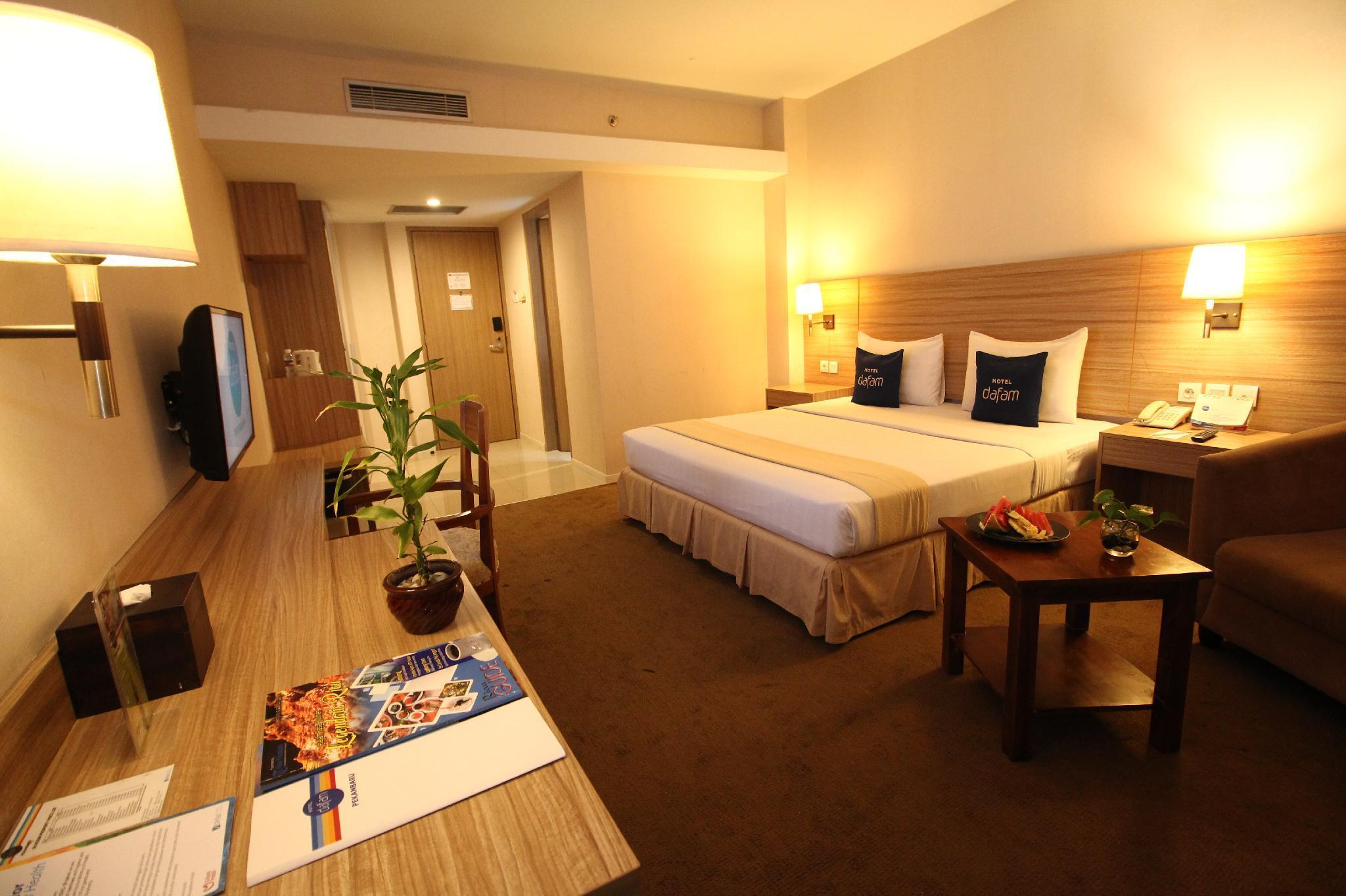 Hotel Dafam Pekanbaru Exterior photo