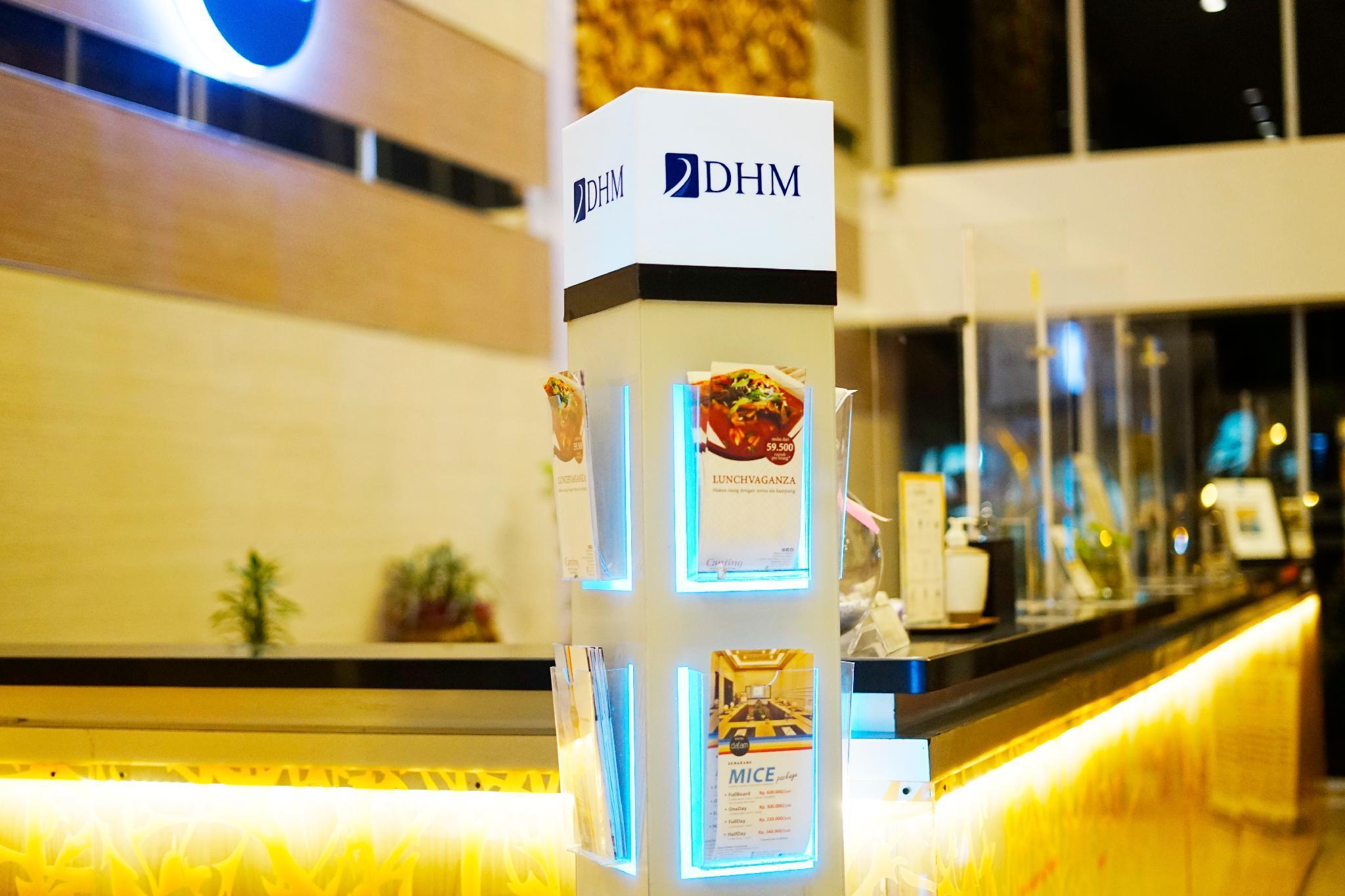 Hotel Dafam Pekanbaru Exterior photo
