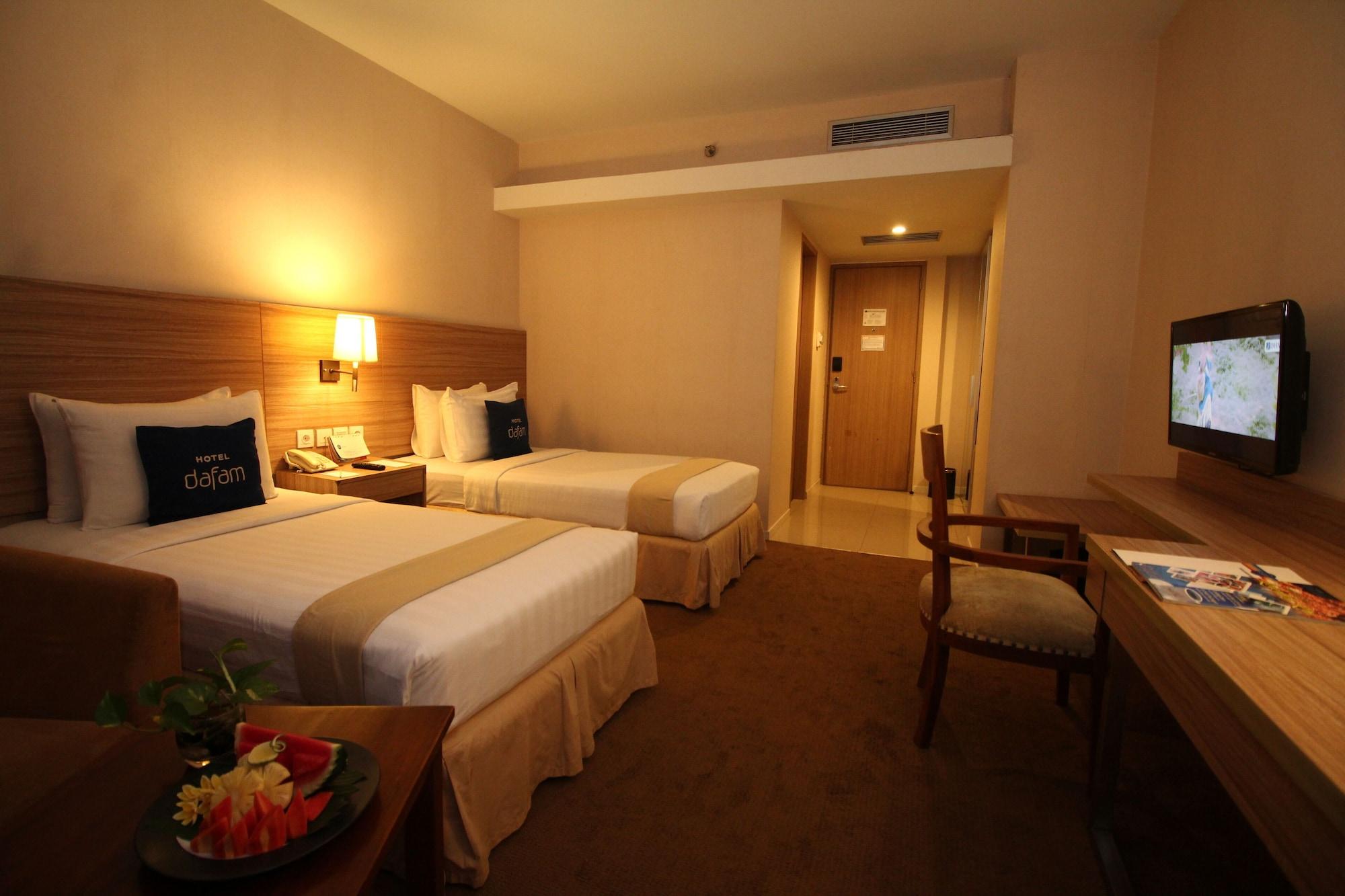Hotel Dafam Pekanbaru Exterior photo